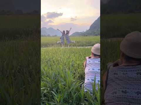 Asking strangers in China to do photoshoots