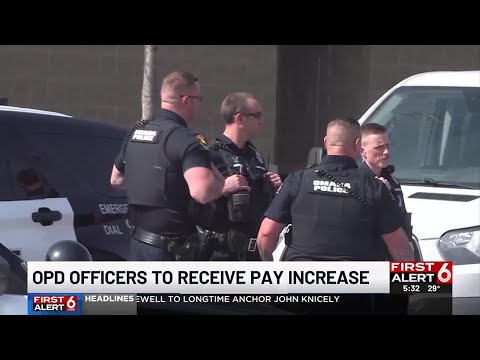 Omaha mayor proposes pay raise for police officers to aid recruiting