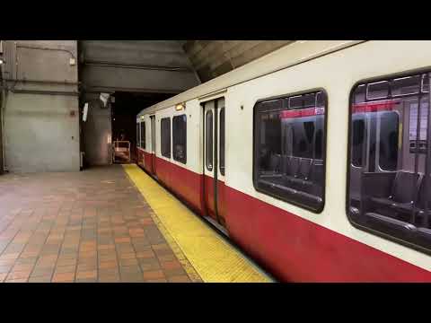 MBTA Red Line 01514 Departing Porter Headed to Alewife