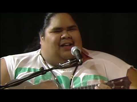 Israel "IZ" Kamakawiwo'ole - "Panini Pua Kea" Live at Hot Hawaiian Nights