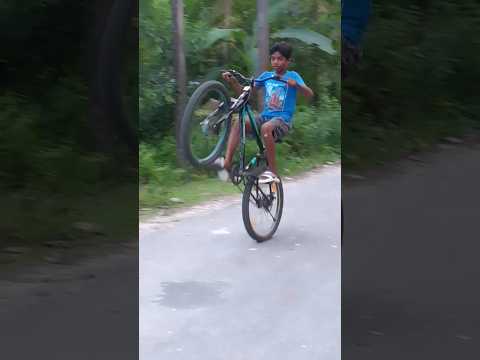 cycle willing and stand#willing #cyclestunt #viral #raidar #status #shorts