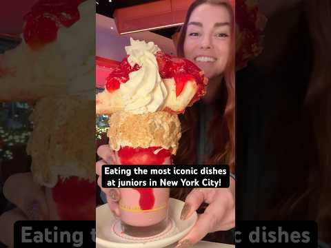 Eating the most iconic dishes at juniors in New York City! #Foodie #Shorts #Eating #NYC#Cheesecake