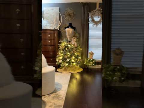 CLEARANCE Alert $43.00!Large mannequin tree-If you have it on your after Christmas list-You heard it