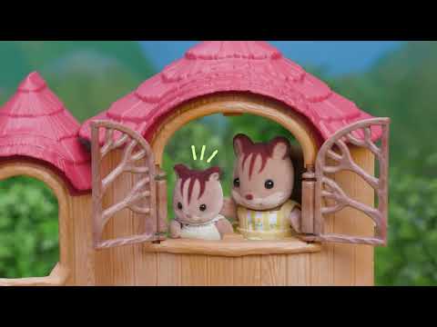 Chase the yellow paper plane🛫 | Sylvanian Families