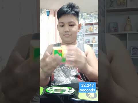 Solving 3x3 Rubik's Cube #shorts #challenge