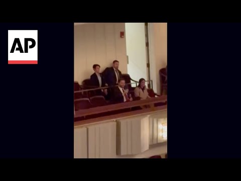 JD Vance booed by crowd at Kennedy Center concert