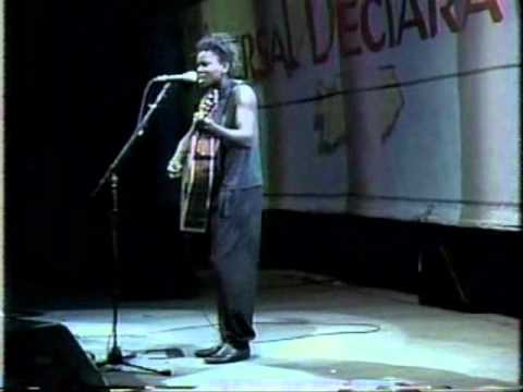 Tracy Chapman - Across The Lines (Amnesty Concert 1988 - Part 1/5)