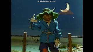 play school-dingle dangle scarecrow